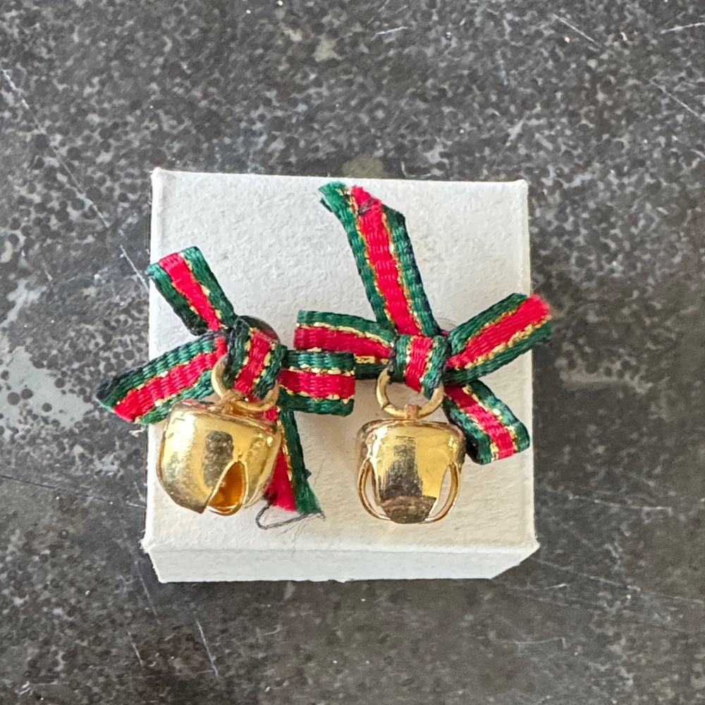 Avon Vintage Gold Bell Earrings with Ribbon
